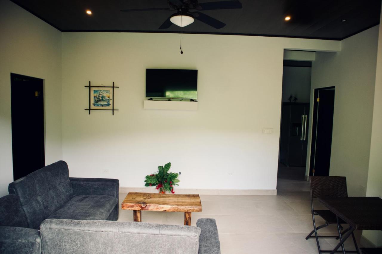 Jungle Home With King Beds -5 Minutes From The Beach Увита Екстериор снимка