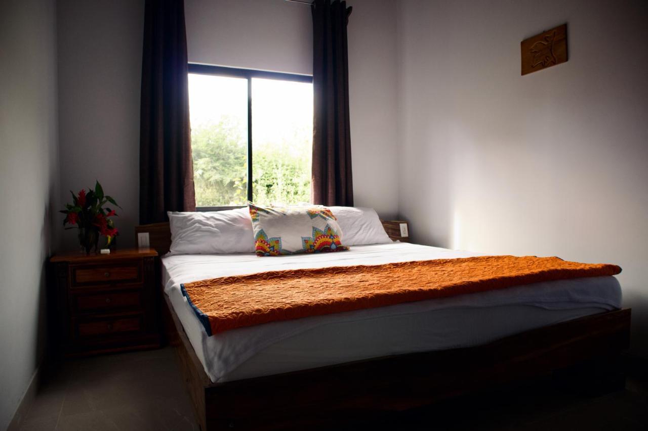 Jungle Home With King Beds -5 Minutes From The Beach Увита Екстериор снимка