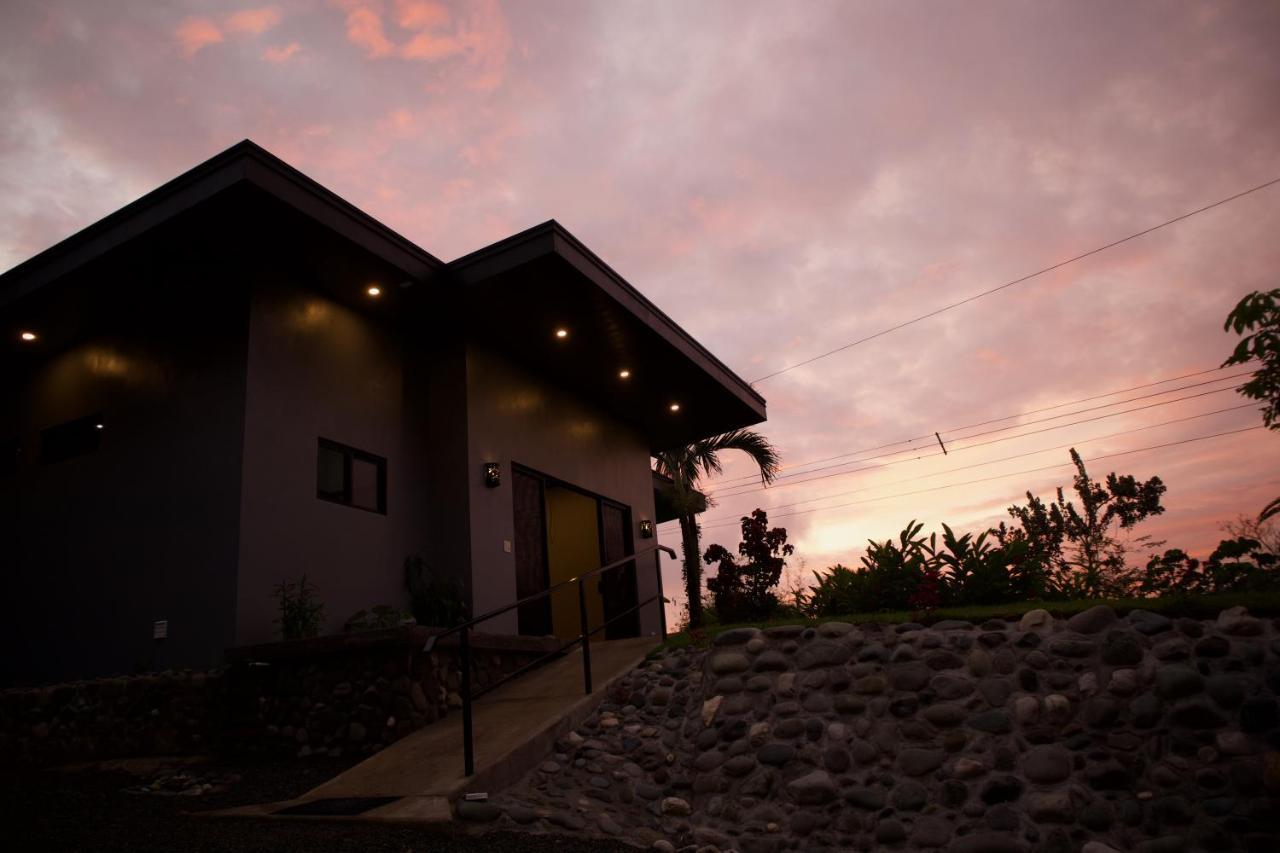 Jungle Home With King Beds -5 Minutes From The Beach Увита Екстериор снимка